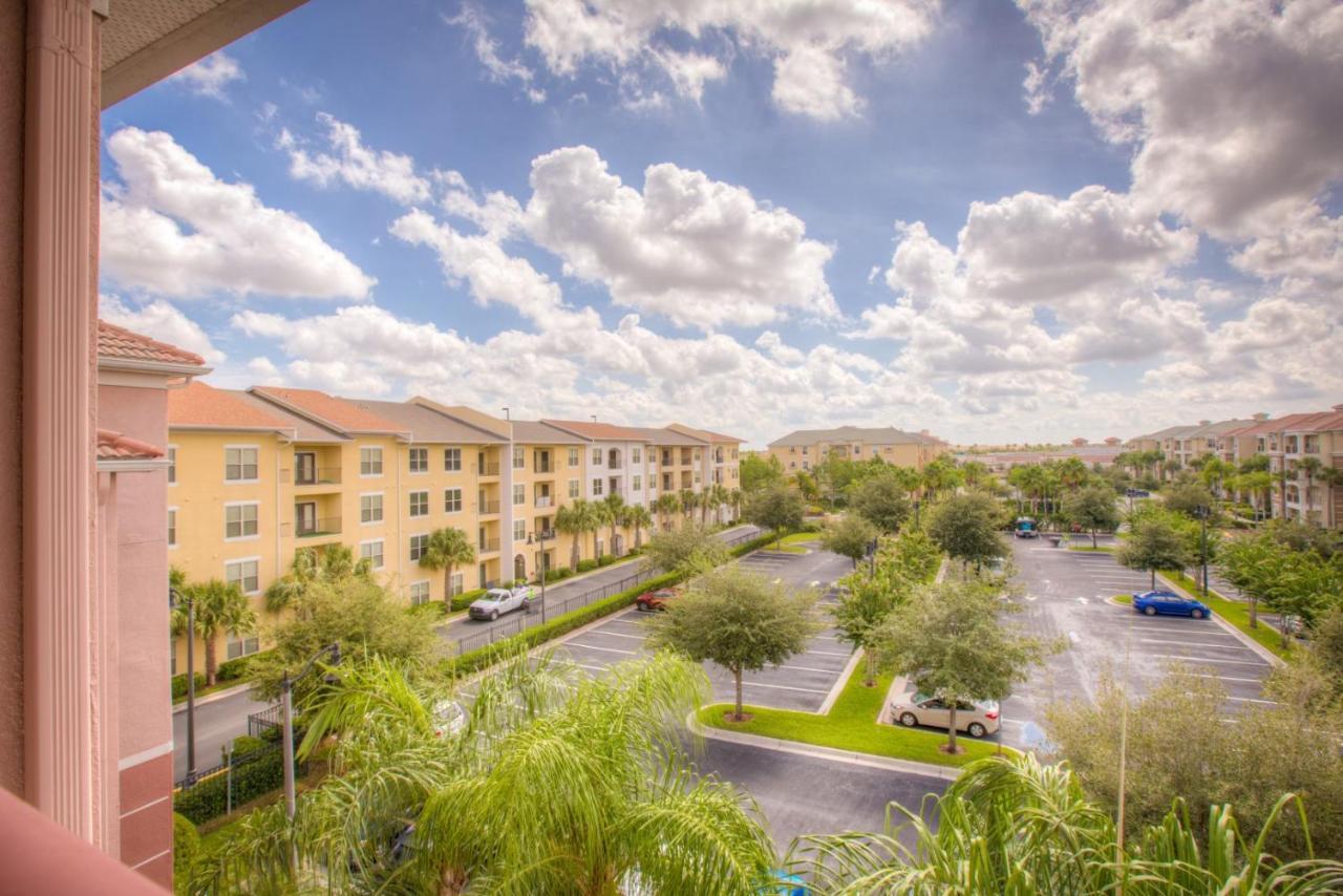 Majestic Holiday Orlando Exterior photo
